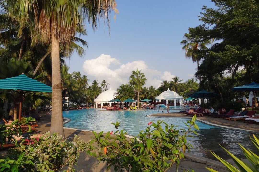 Poolbereich Hotel Southern Palms Beach Resort