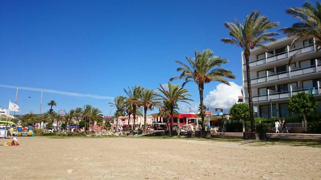 Strand vorm Hotel Hotel Arenal