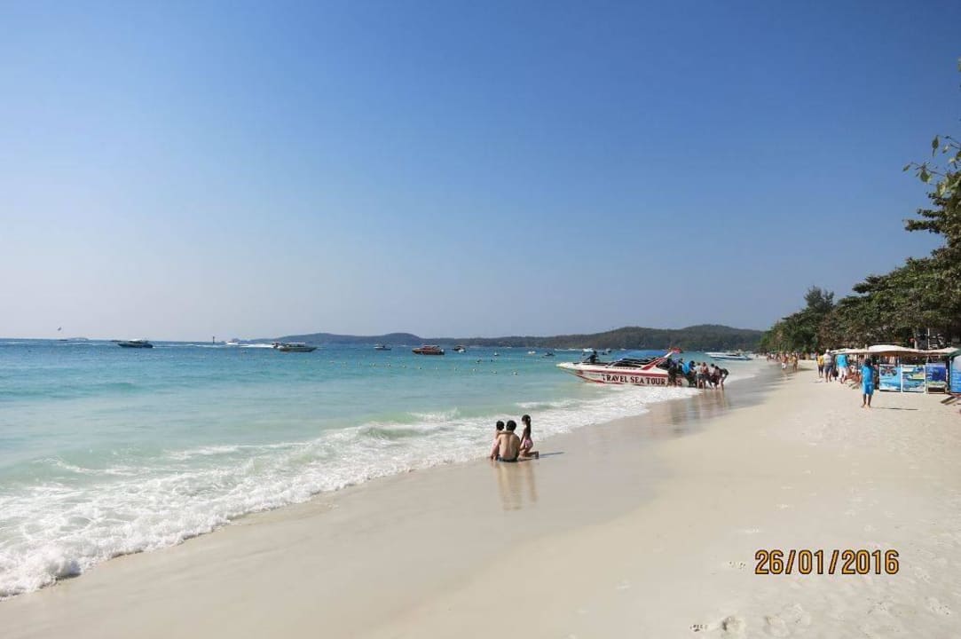Strand vor dem Hotel Sai Kaew Beach Resort