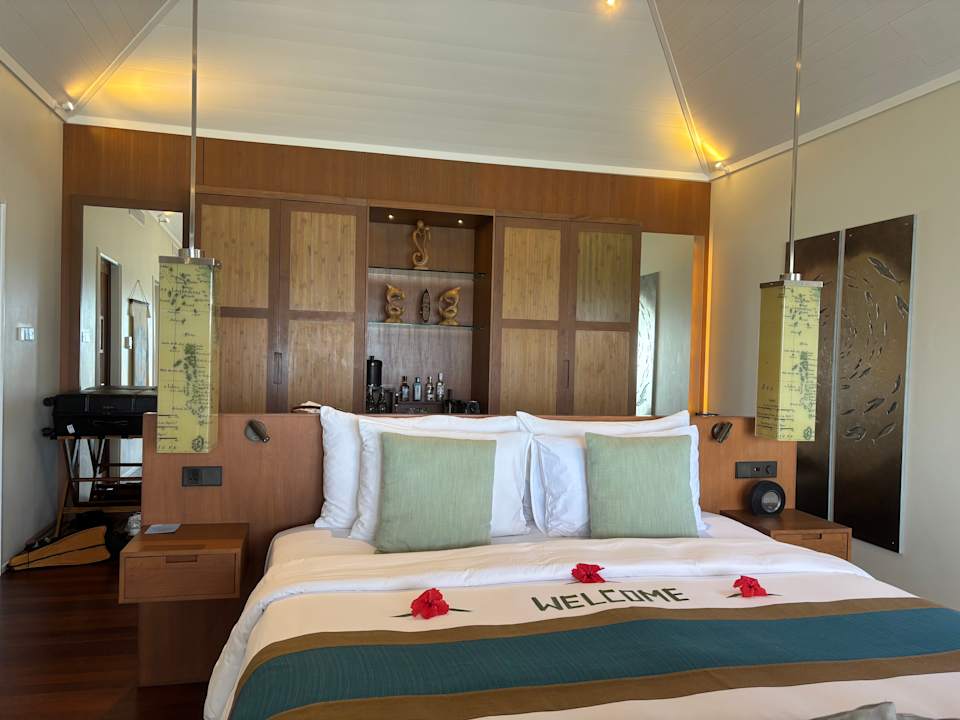 Zimmer Hurawalhi Island Resort Maldives