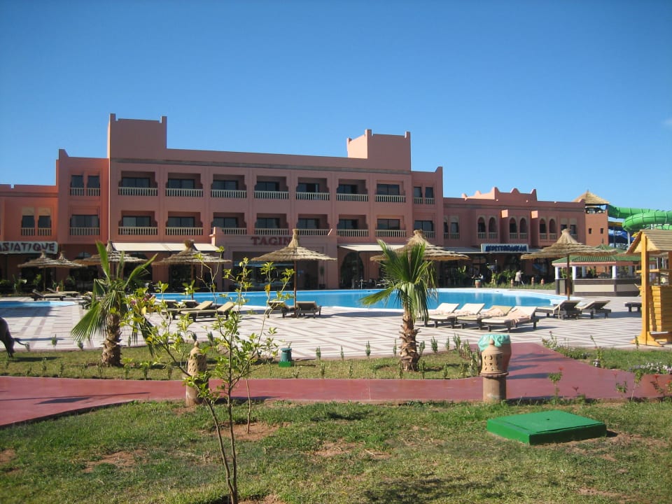 Widok na część rekreacyjną obiektu Pickalbatros Aqua Fun Club Resort