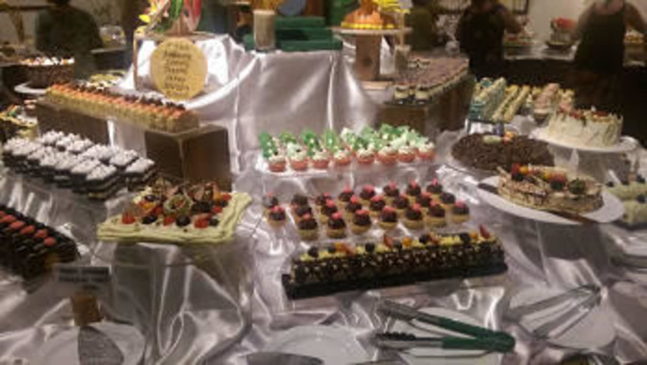 Muttertagsbuffet NH Collection Maldives Reethi Resort