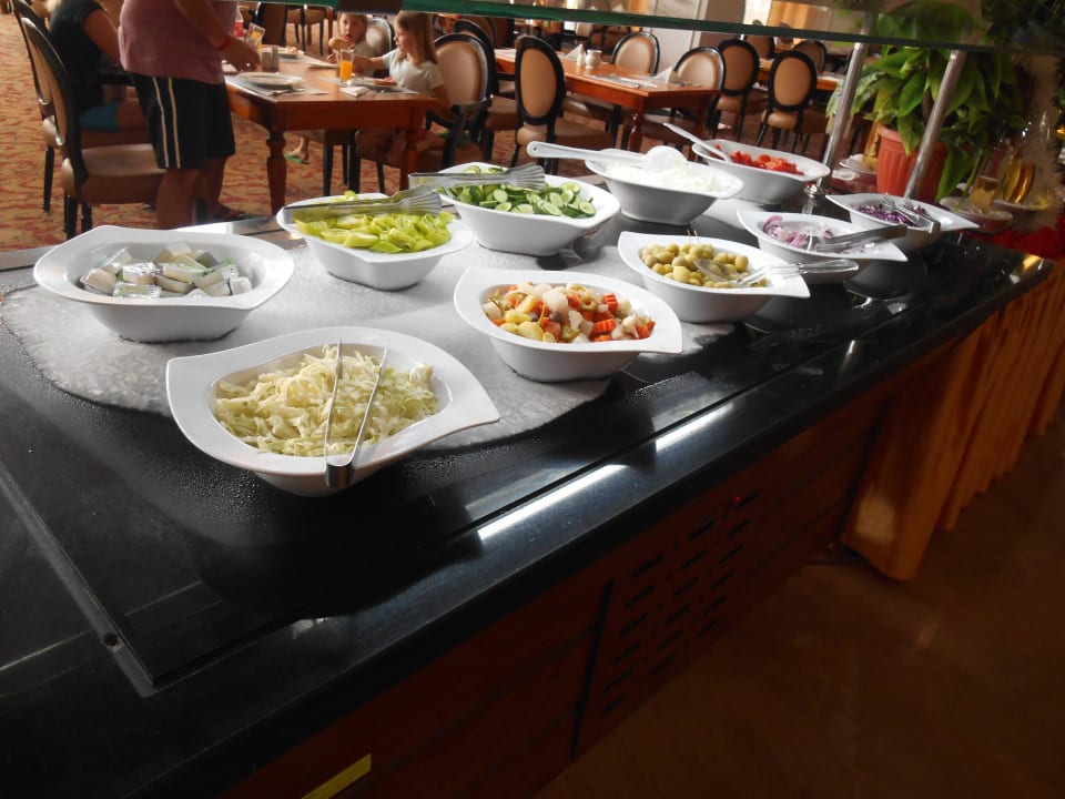 Salate Titanic Beach Spa & Aqua Park