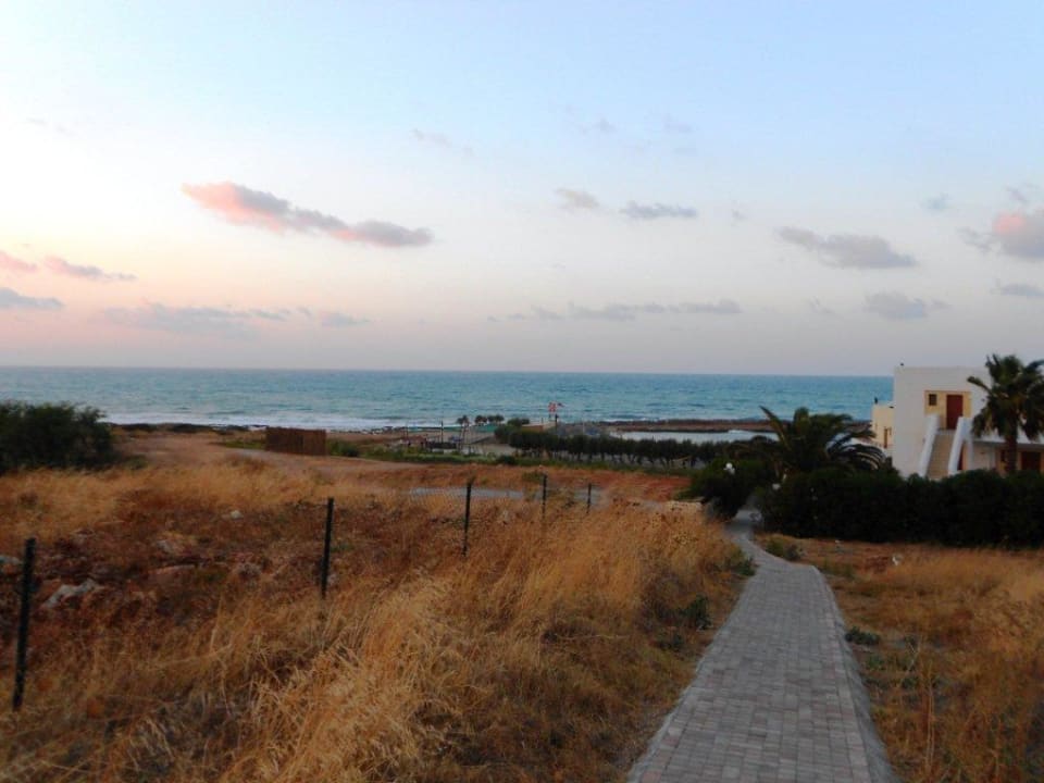 Weg zum Strand Grand Hotel Holiday Resort