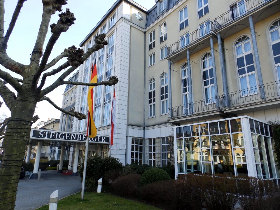 Hotelauffahrt Steigenberger Hotel Bad Homburg