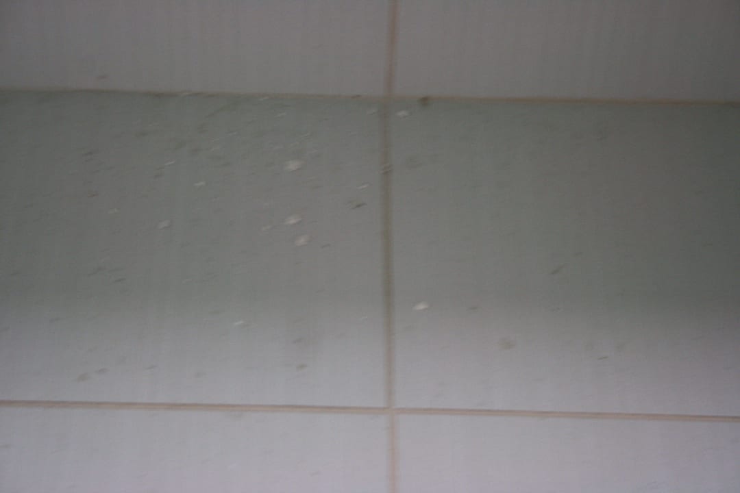 Tagelang auf dem Boden unter den Waschbecken befin Atrium Platinum Luxury Resort Hotel & Spa