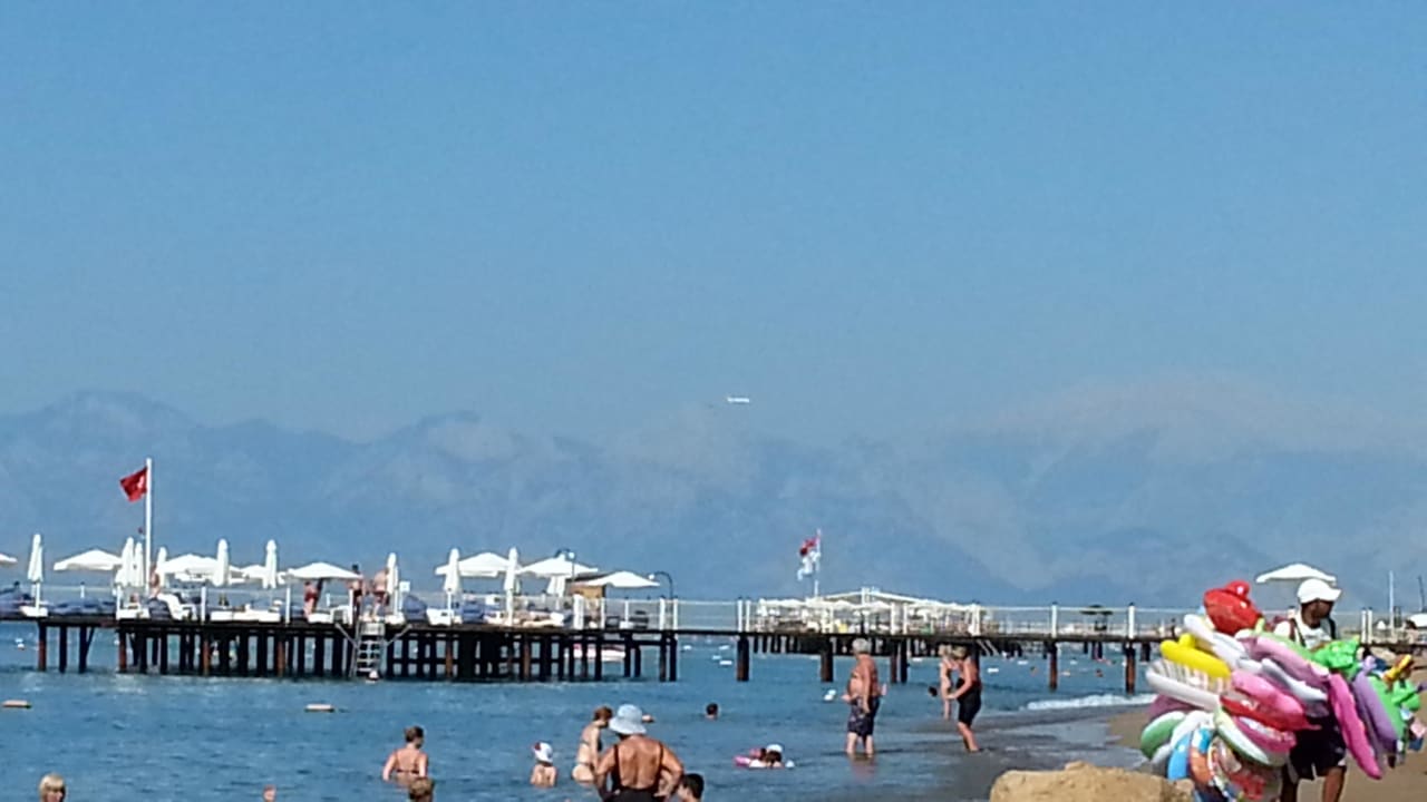 40 Grad um 11 Uhr und schönes Wetter Titanic Deluxe Lara