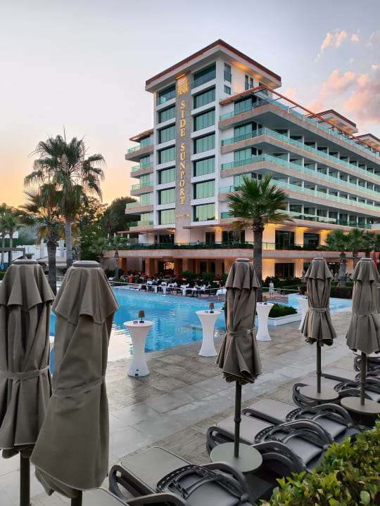 Pool Side Sunport Hotel & Spa