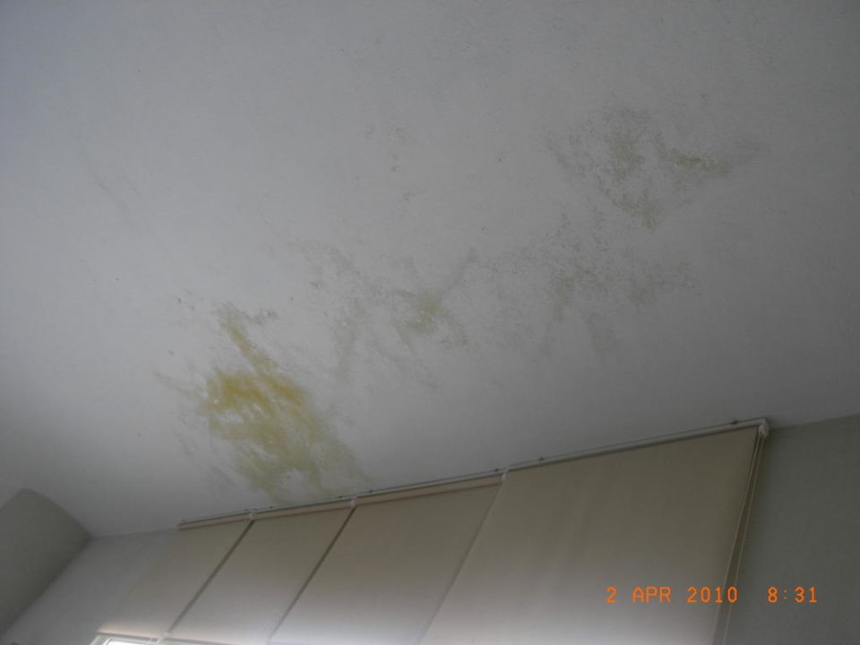 Schimmel im Hallenbad Seaden Sea World Resort & Spa