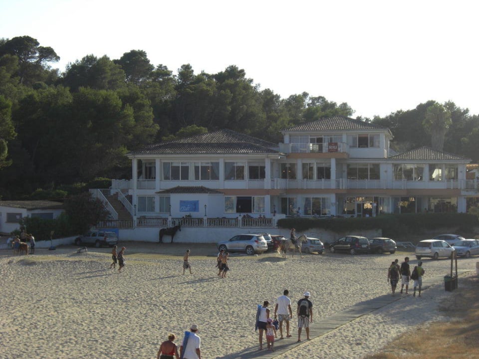Hotel vom Strand aus Flipflop Cala Romantica