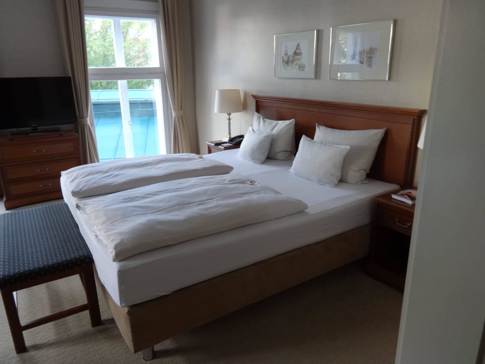 Bett im Zimmer 223 Bergström Hotel Lüneburg