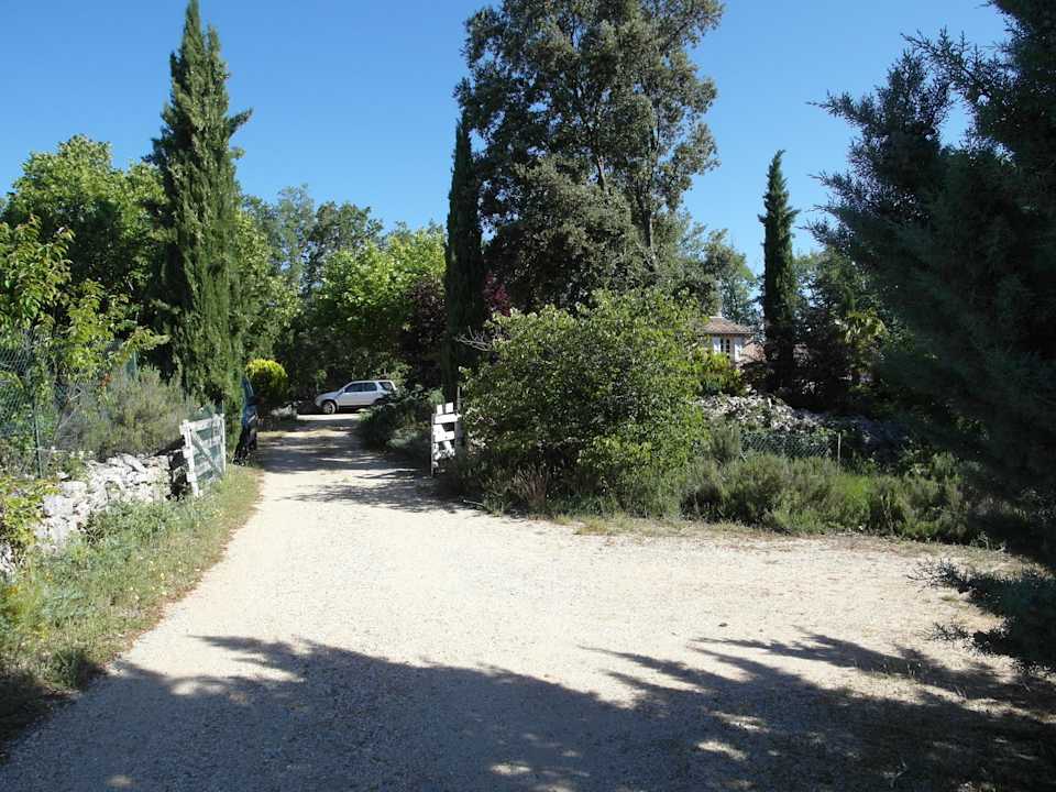 Zufahrtsweg La Boussone Residence Gites du Domaine de la Blaque