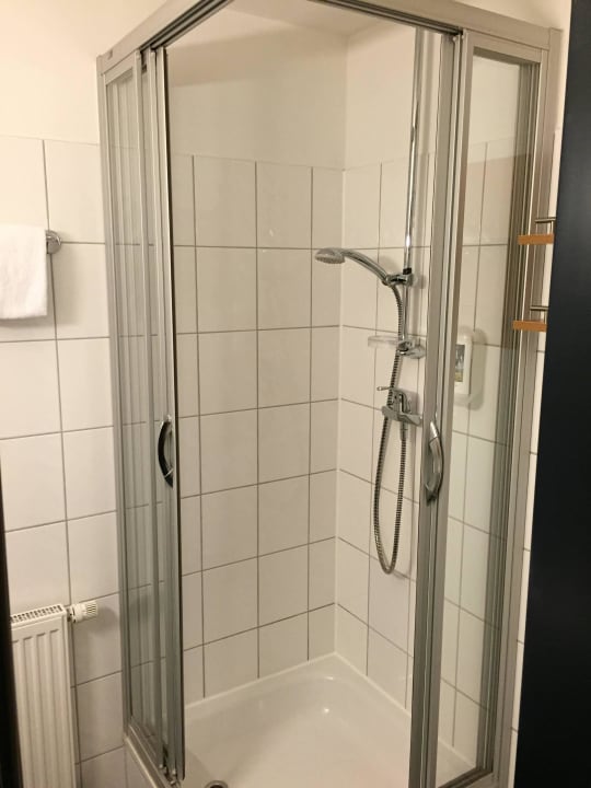 Dusche Mercure München am Olympiapark