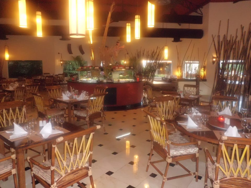 Eines der Restaurants Bamboo Grand Palladium Select Bávaro Resort & Spa