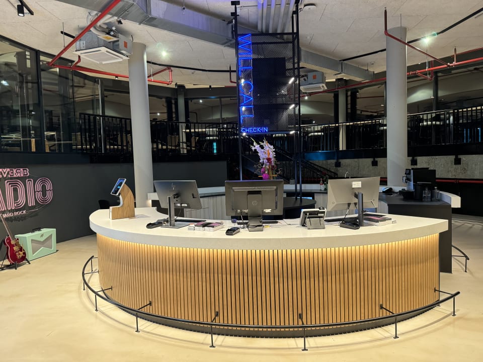 Lobby REVERB by Hard Rock Hamburg