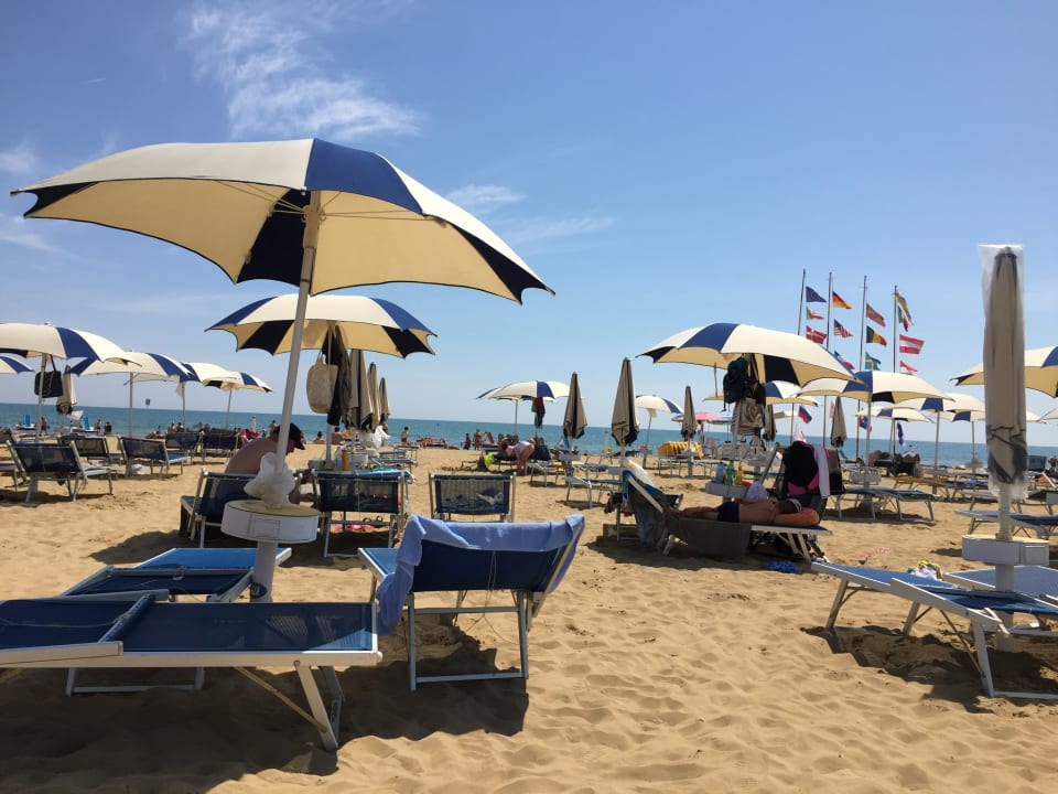 Strand Aparthotel Holiday