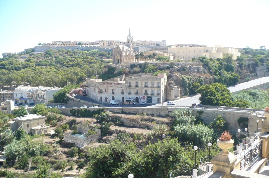 Widok na kościół Grand Hotel Gozo