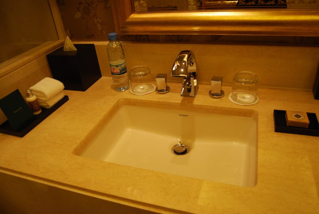 Das moderne Bad Four Seasons Hotel Beirut