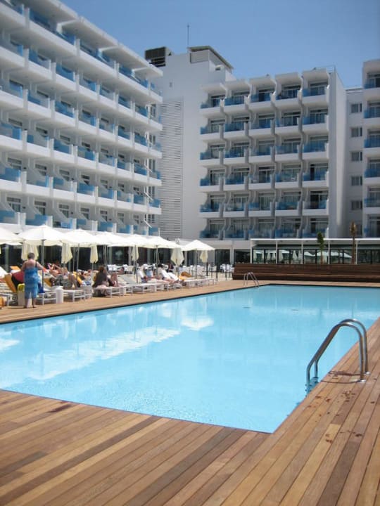 Pool Iberostar Waves Bahia de Palma