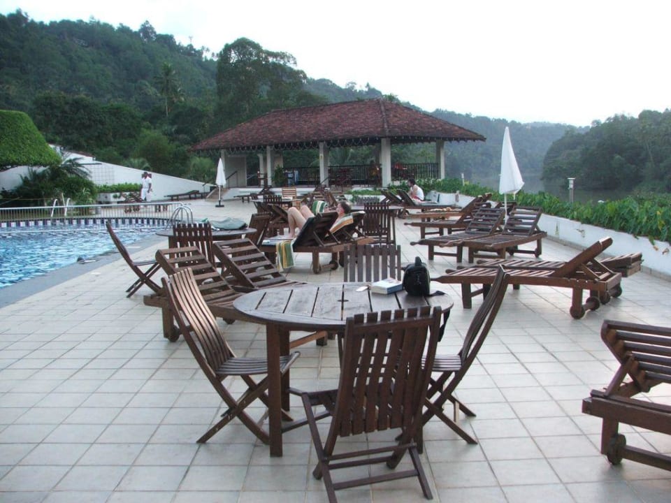 Rund um den Pool Hotel Cinnamon Citadel Kandy