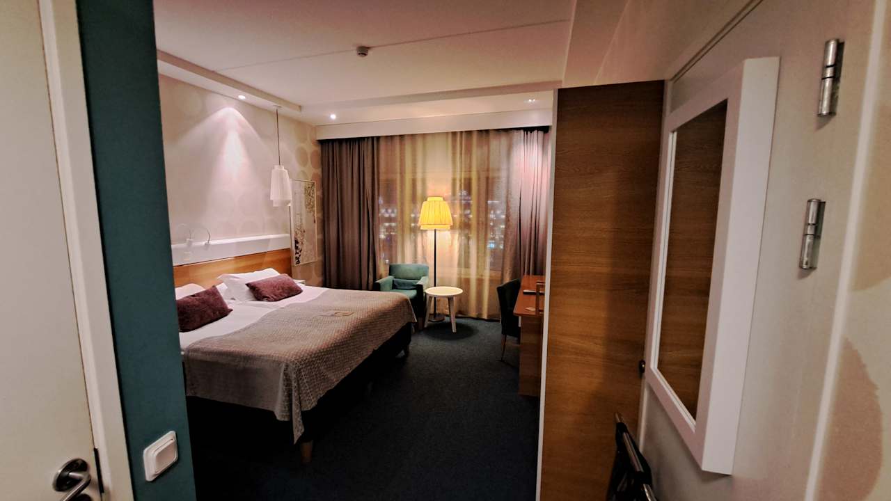 Zimmer Elite Marina Plaza