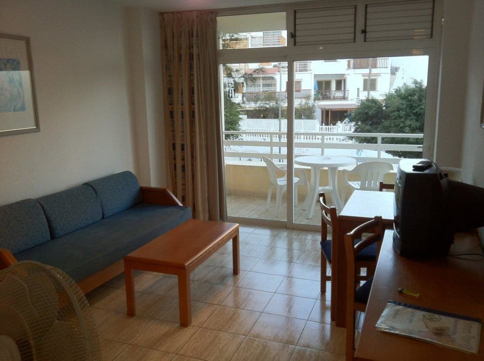 Spartanisch eingerichtetes Zimmer HL Sahara Playa