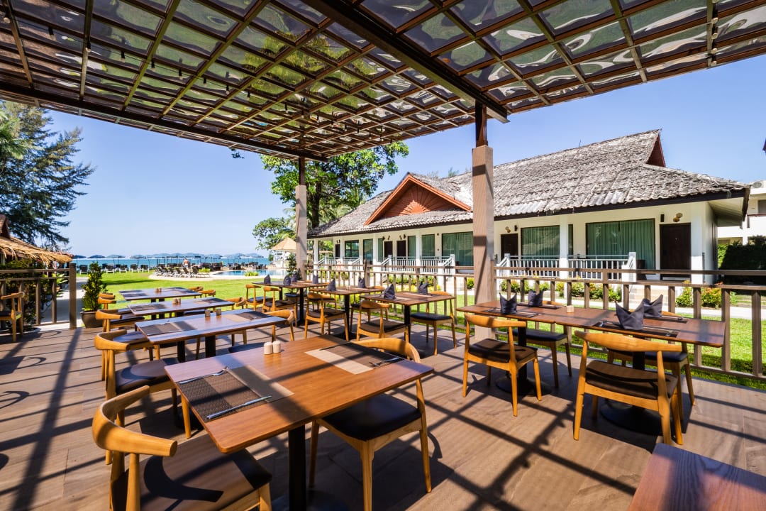 Gastro Hive Khaolak Beach Resort