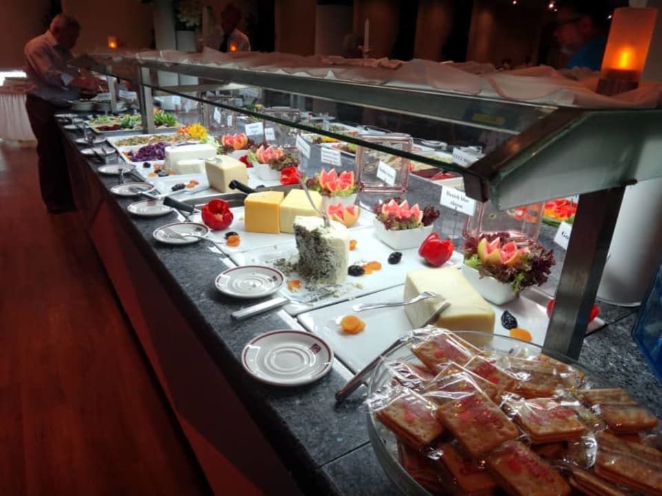 Büfett Constantinou Bros Athena Beach Hotel