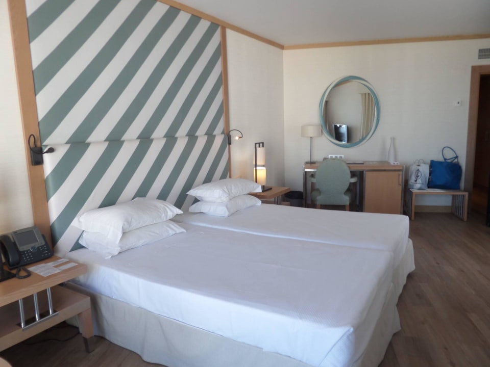 DZ Sesimbra Oceanfront Hotel