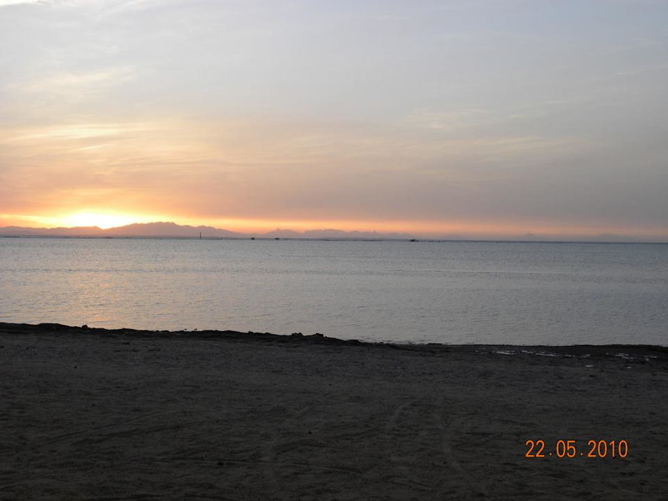 Ein Sonnenaufgang Sea Beach Aqua Park Resort Managed by Blue Resorts