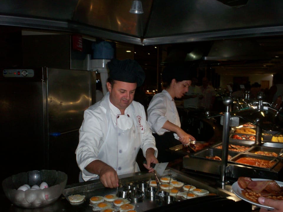 Beim Frühstück GF FANABE