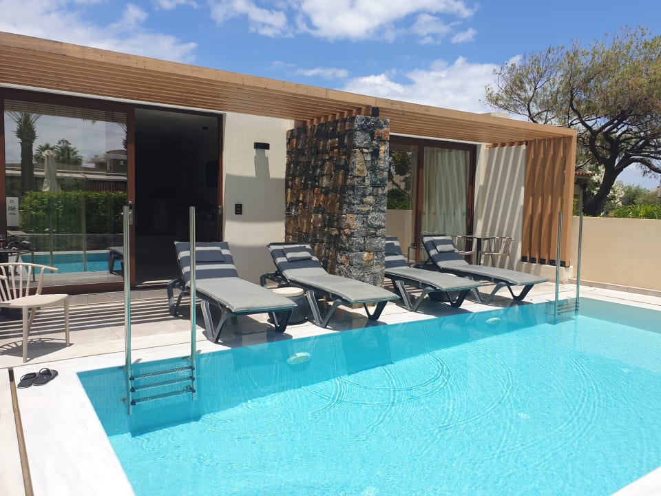 Zimmer Petousis Hotel & Suites