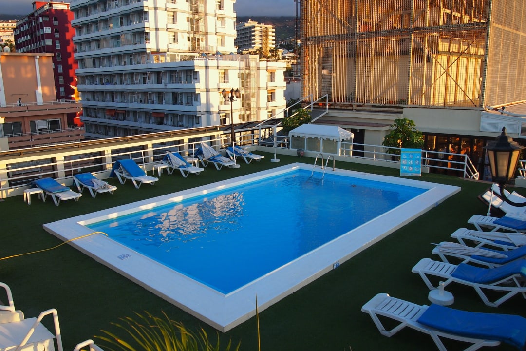 Pool auf der Dachterrasse Hotel ValleMar