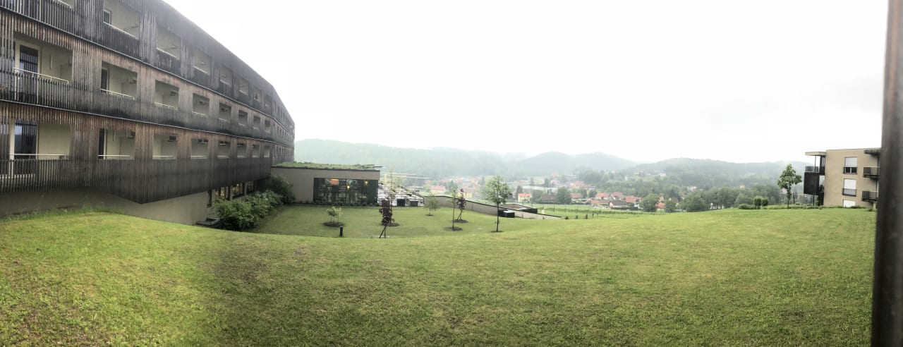 Aussucht aus Fitnessraum LOISIUM Wine & Spa Hotel Südsteiermark