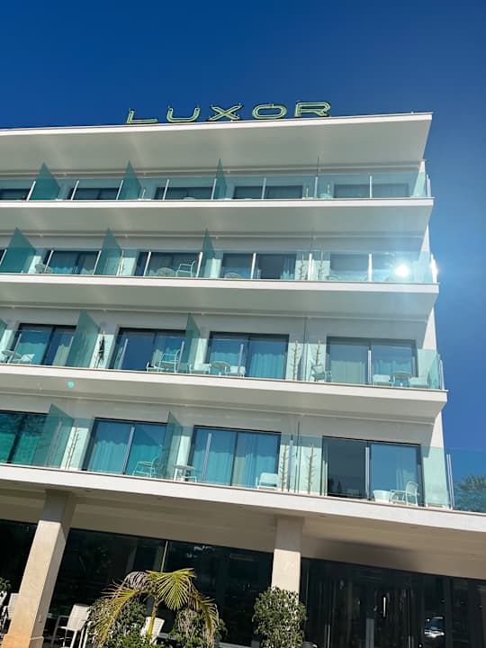 Außenansicht Hotel Luxor