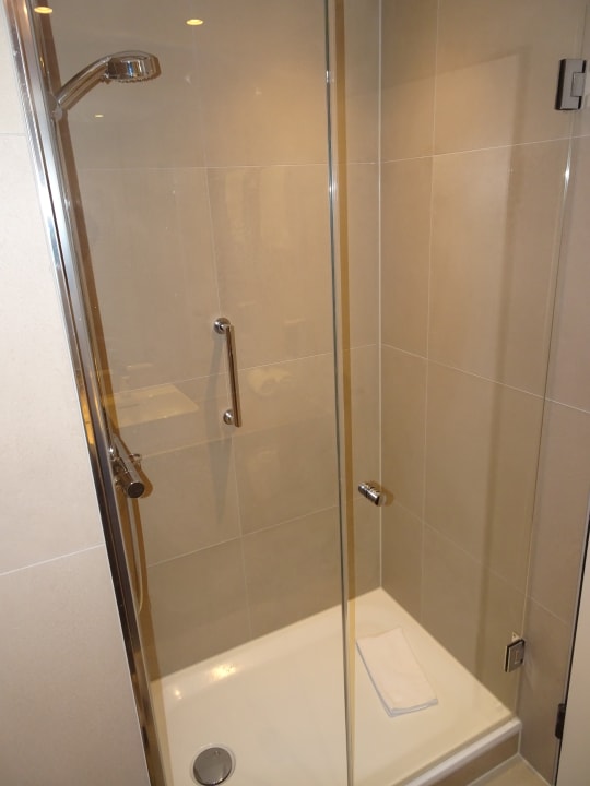 Zimmer H+ Hotel Hannover