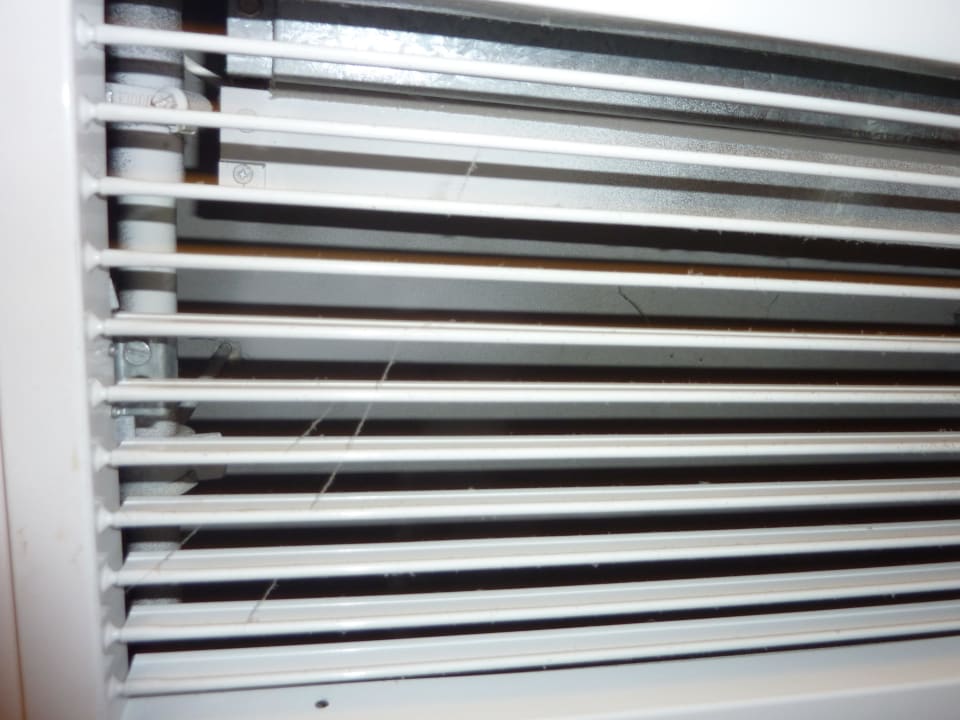 Spinnweben am Abluftschacht im Bad Hotel Europahaus Wien