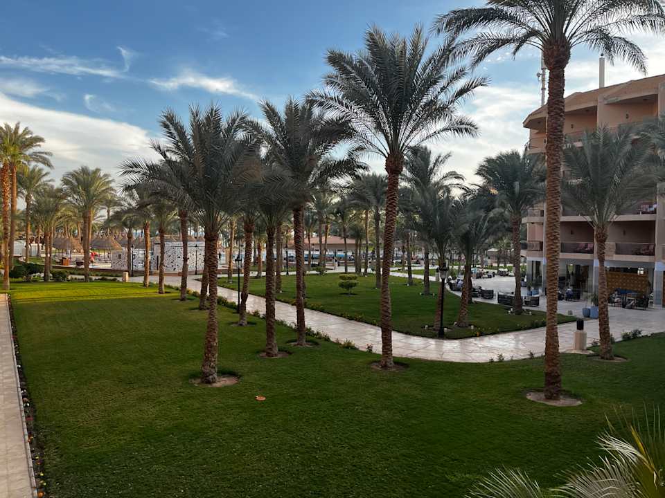 Gartenanlage Siva Grand Beach