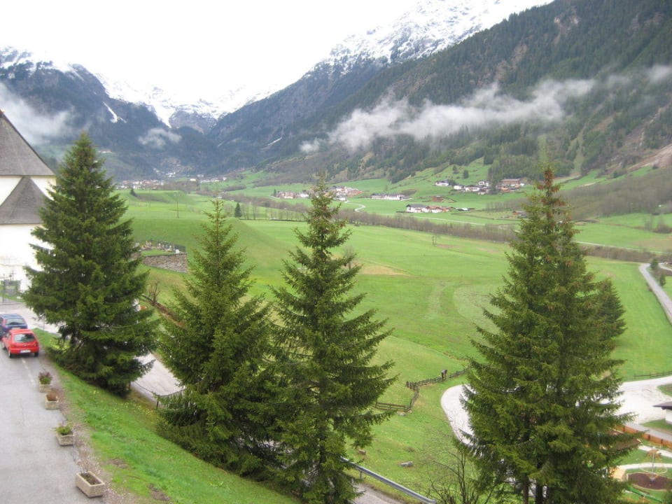 Blick auf die Berge Sonklarhof