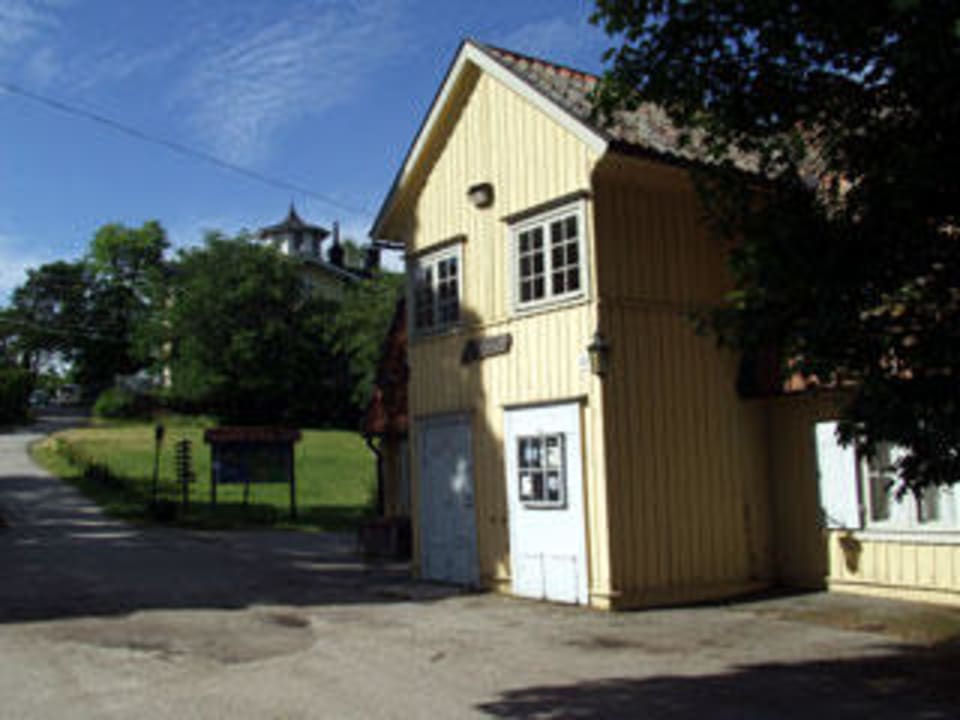 Einfahrt zur Anlage - Blick auf Wohngebäude Hotel Klubbensborg