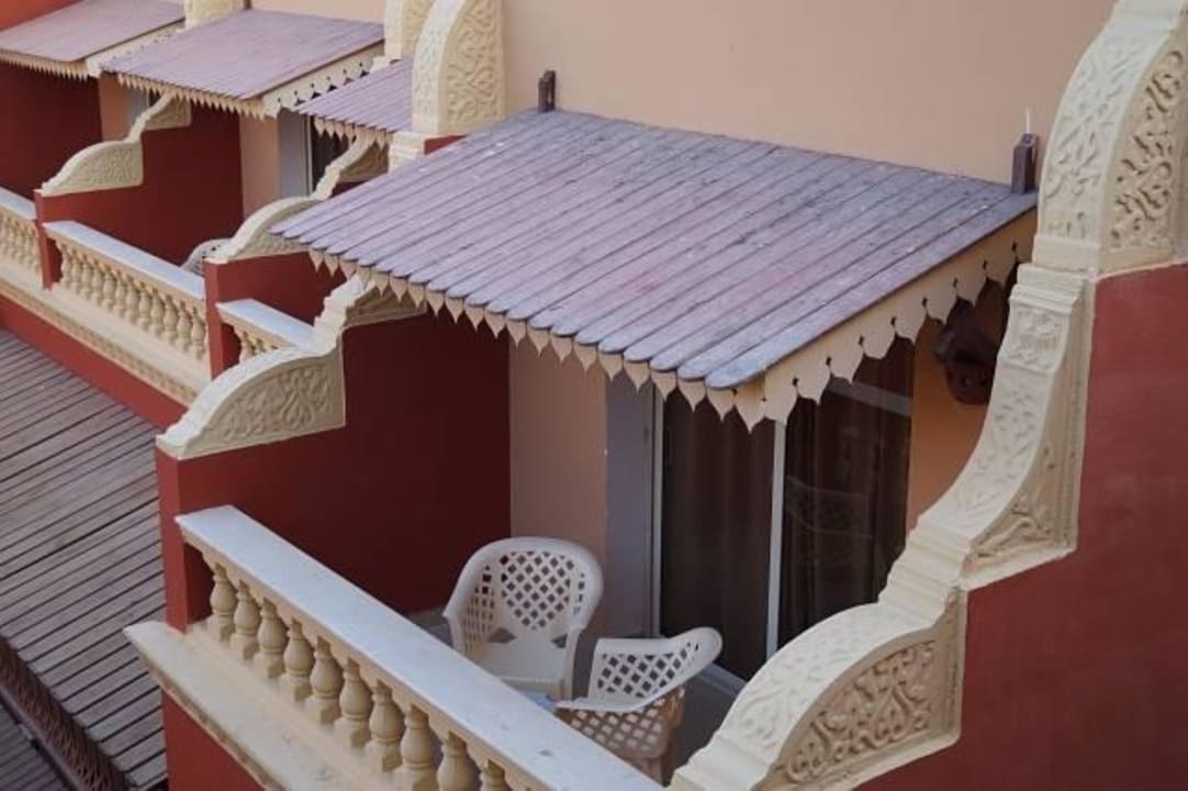 Balkon in der Anlage Pickalbatros Alf Leila Wa Leila Resort - Neverland Hurghada