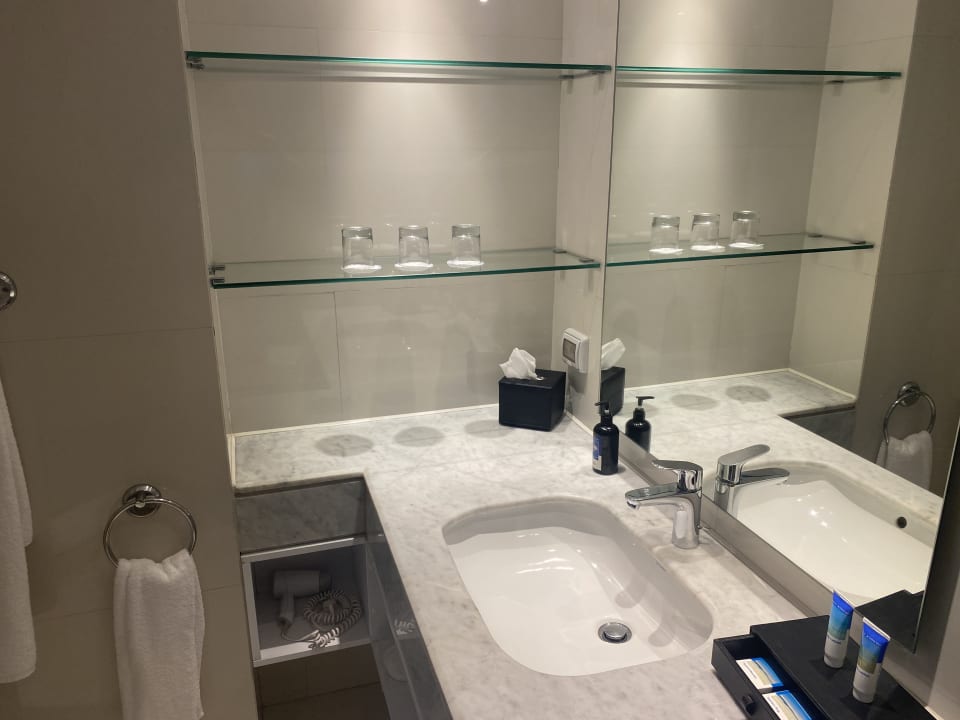 Zimmer ROBINSON SOMA BAY