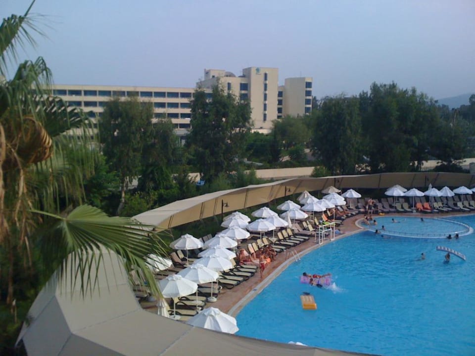 Ein Blick aus dem Zimmer auf´s Pool Greenwood Kemer Resort