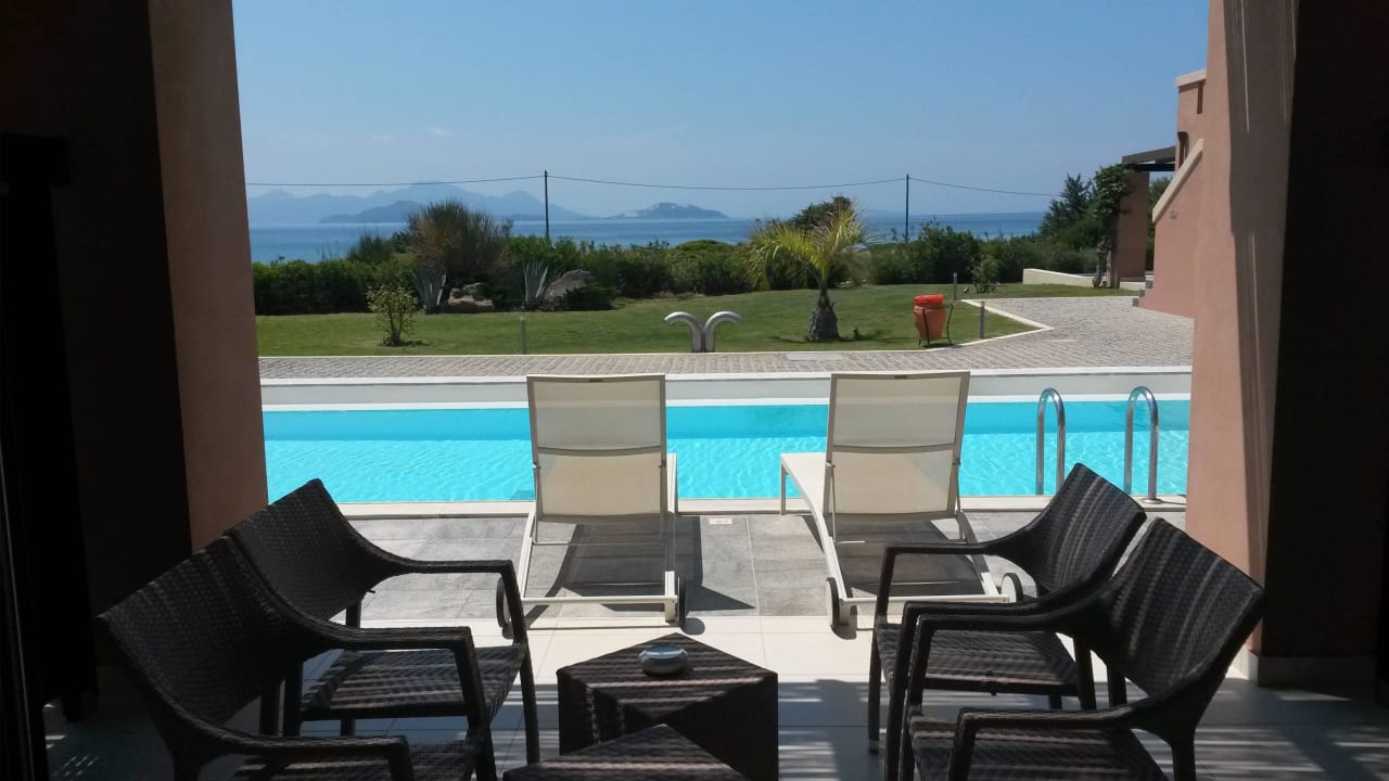 Blick von Terrasse auf Sharing Pool Atlantica Belvedere Resort