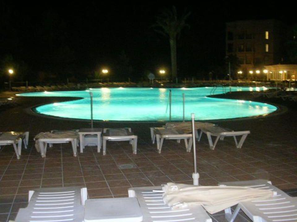 Pool bei Nacht PortoBay Blue Ocean