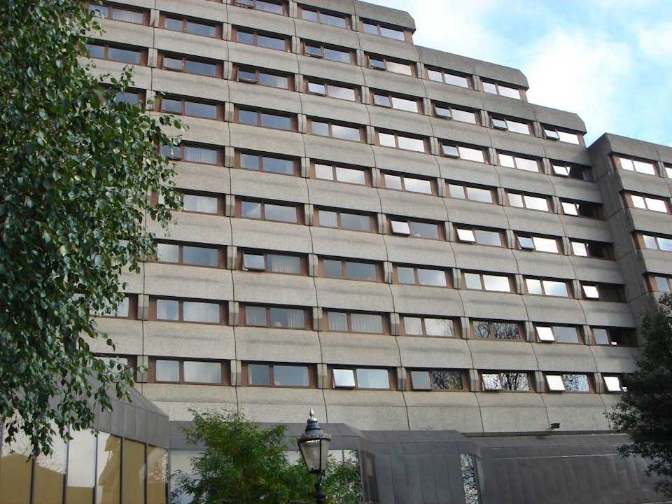 The Tower Hotel von außen The Tower - A Guoman Hotel