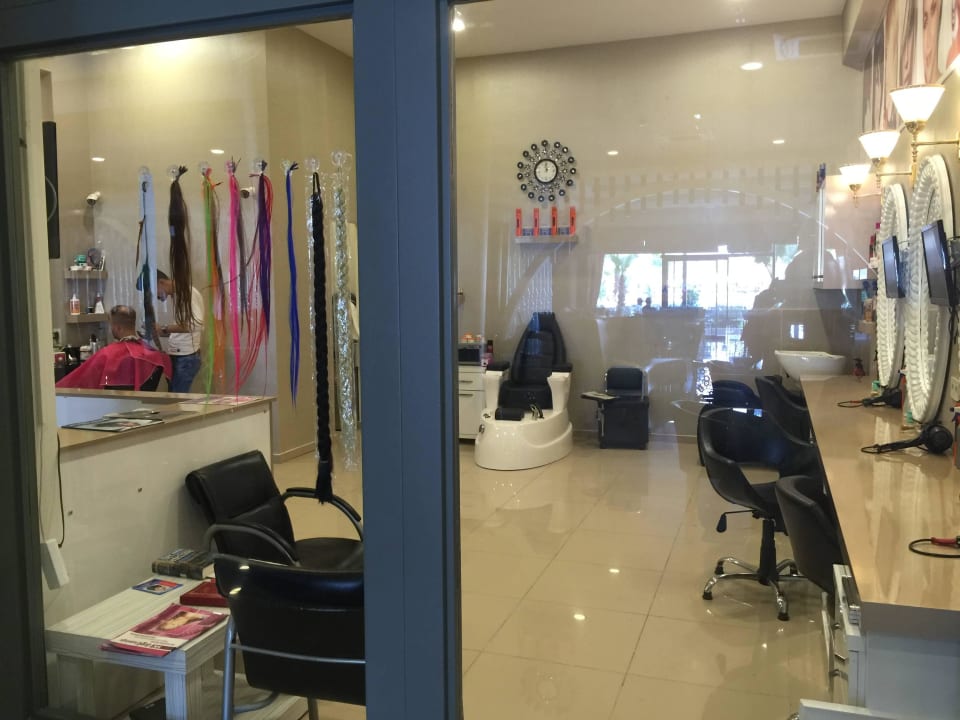 Салон красоты в отеле Dream World Aqua Hotel