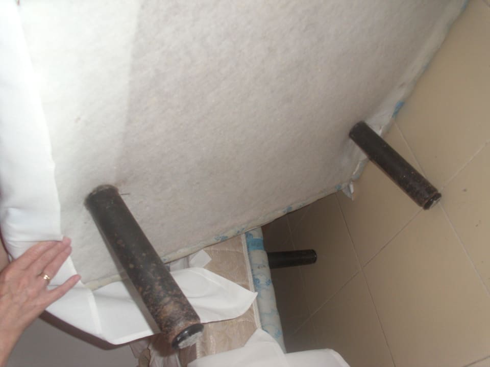 Bettgestell von unten Gavimar Ariel Chico Club & Resort