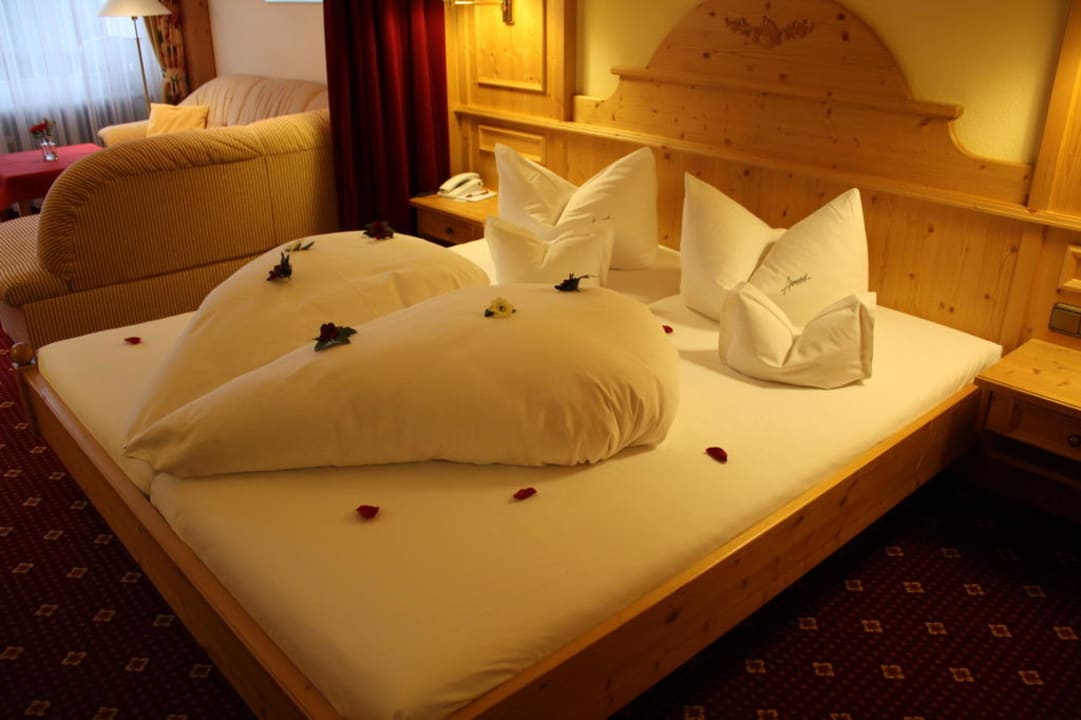 Unser Honymoon-Bett  Alm- & Wellnesshotel Alpenhof