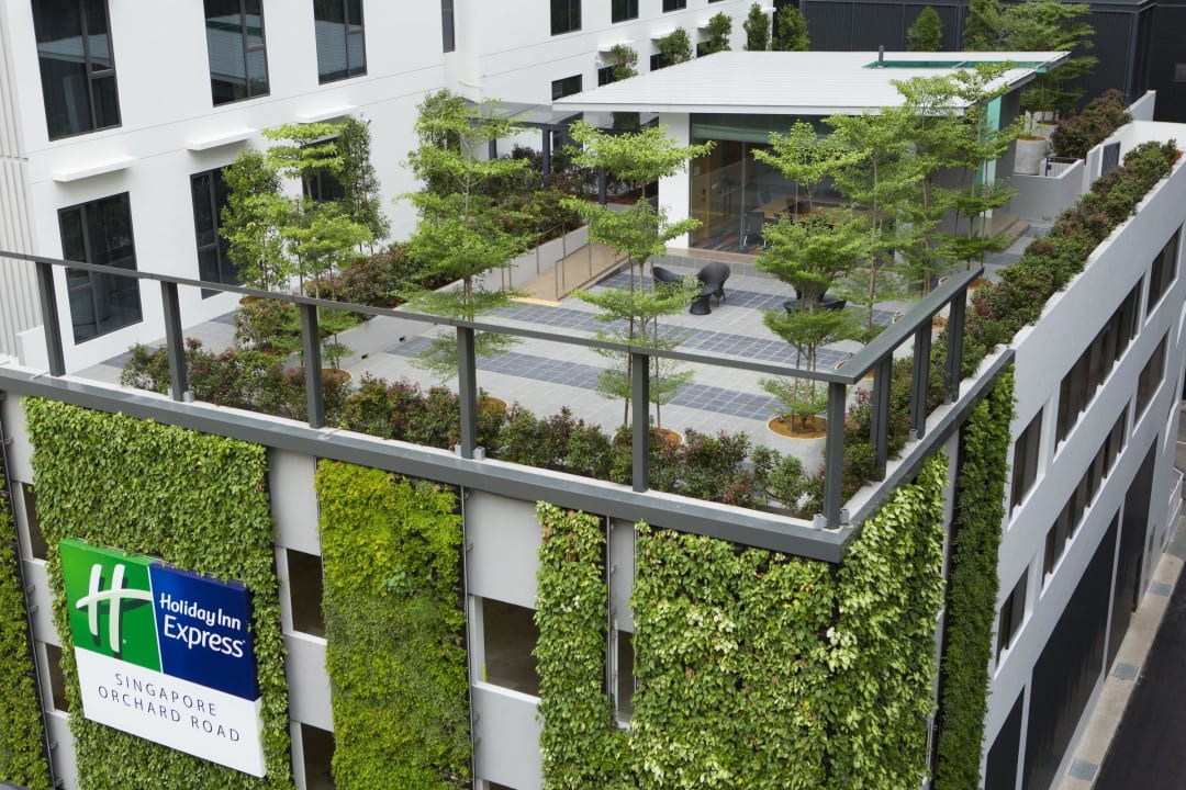 Garden on the 4th Floor Holiday Inn Express Singapore Orchard Road